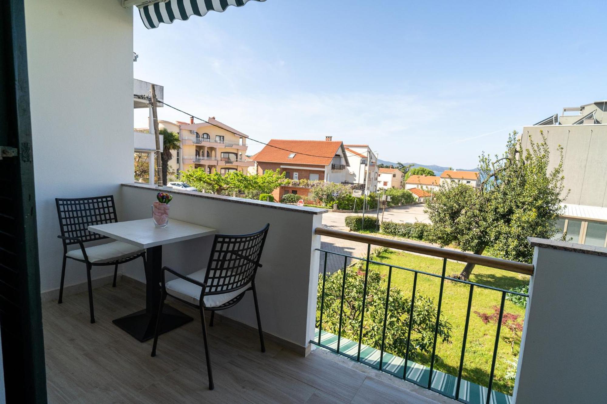 Leisure Apartment